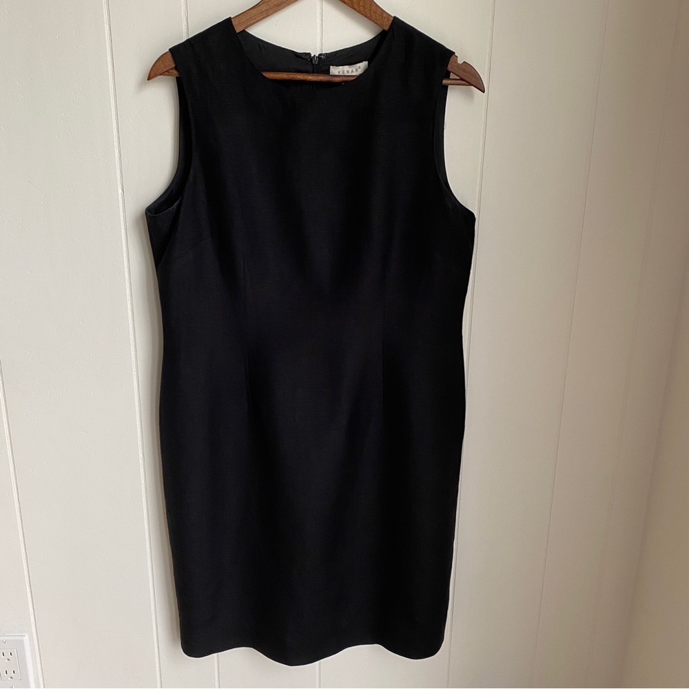 Vintage Kenar Sleeveless Women’s Black Dress in a Linen Blend.  Size 10